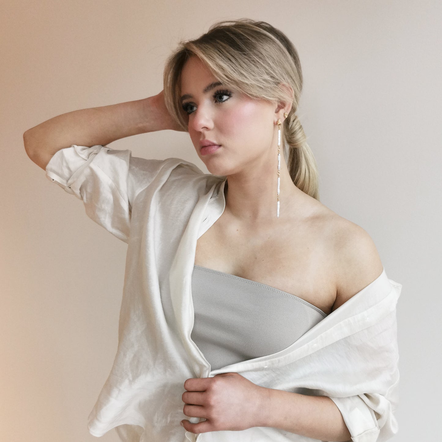 LONG PEARL EARRINGS GOLD