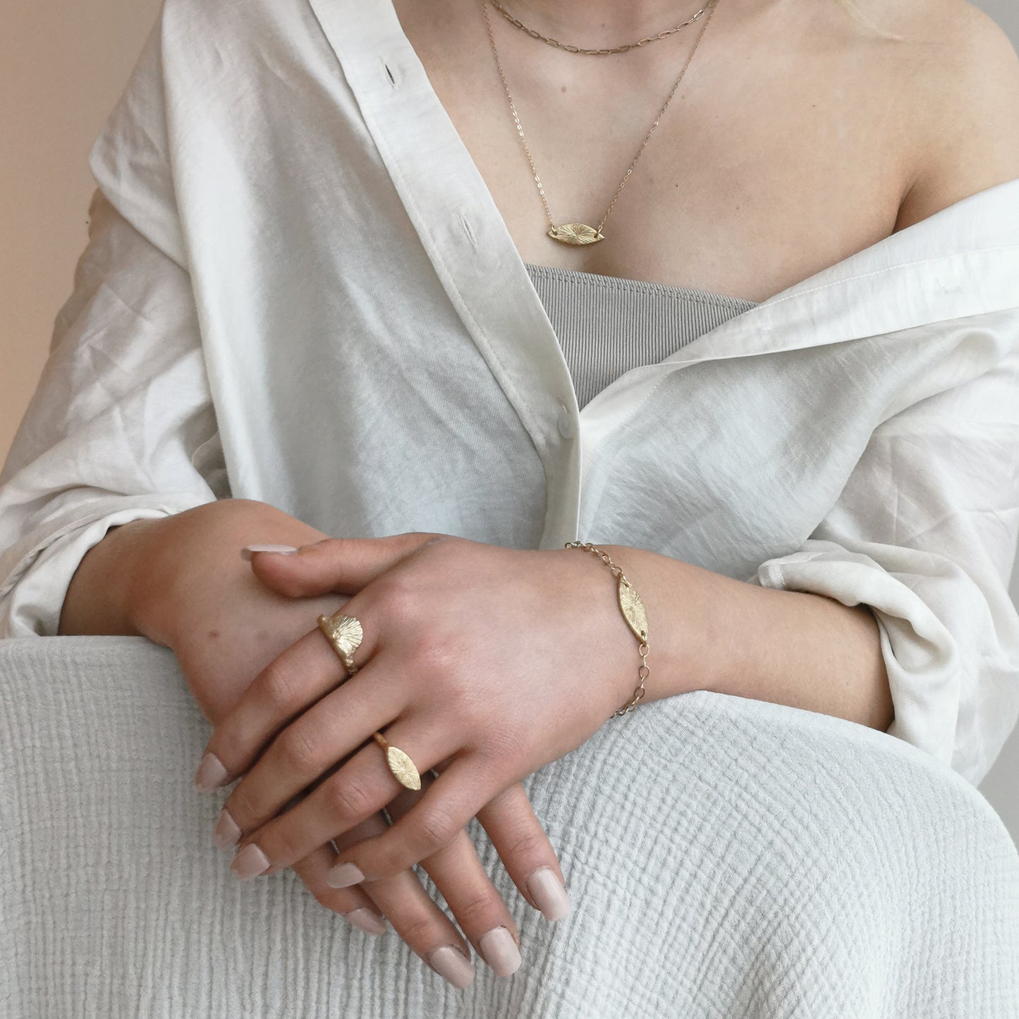 LIGHT IN YOUR EYE Armbånd Gullbelagt