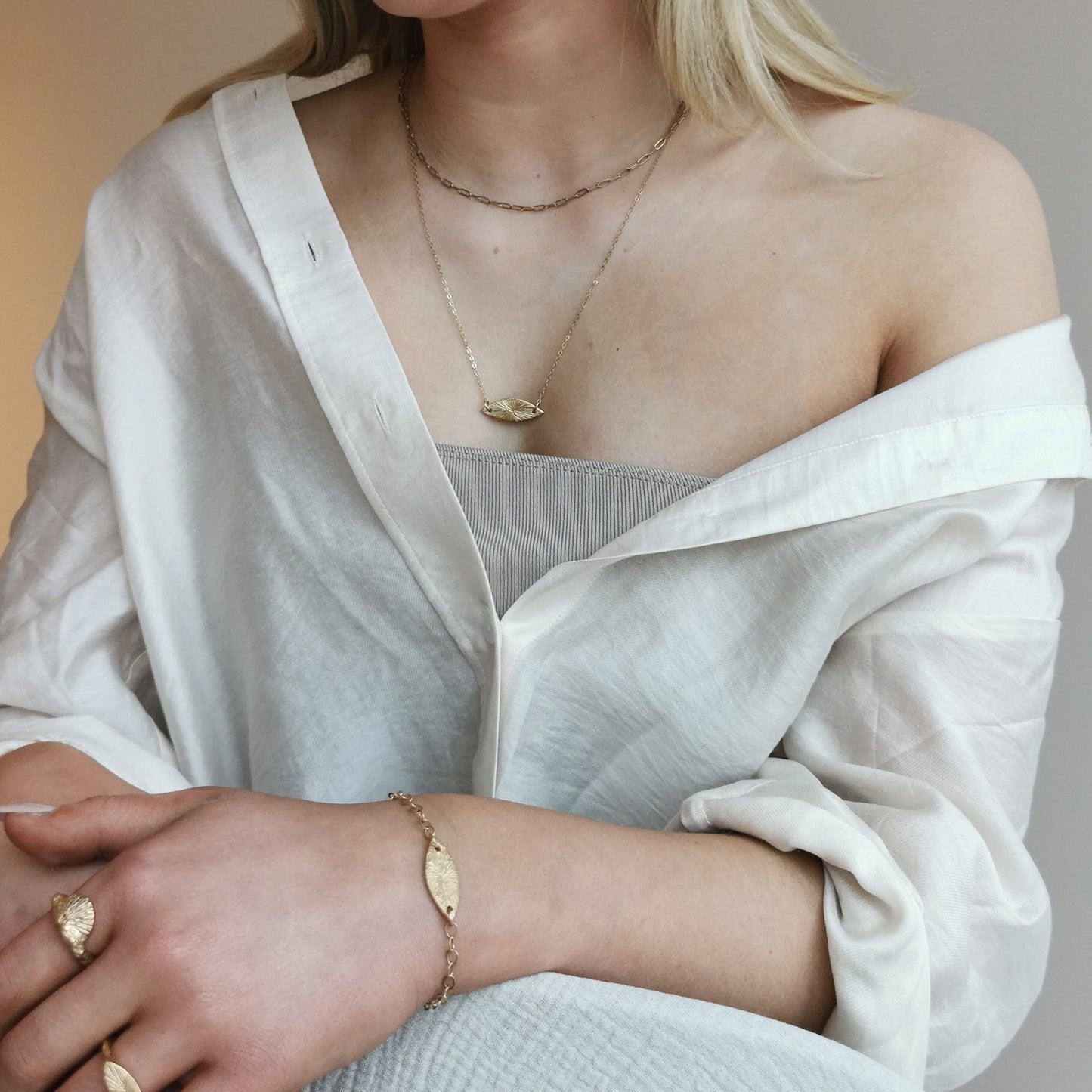 LIGHT IN YOUR EYE Armbånd Gullbelagt