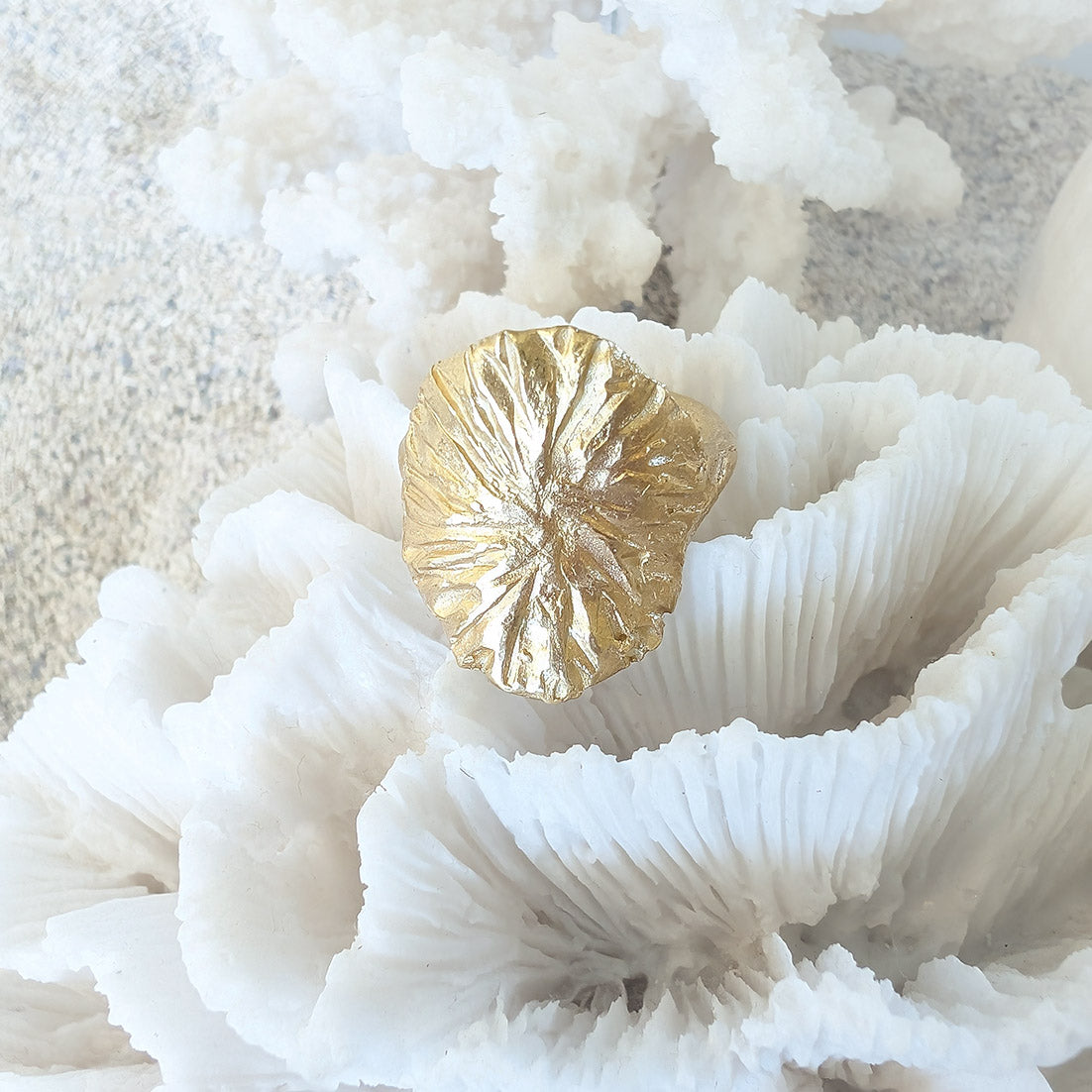 CORAL RING GOLD