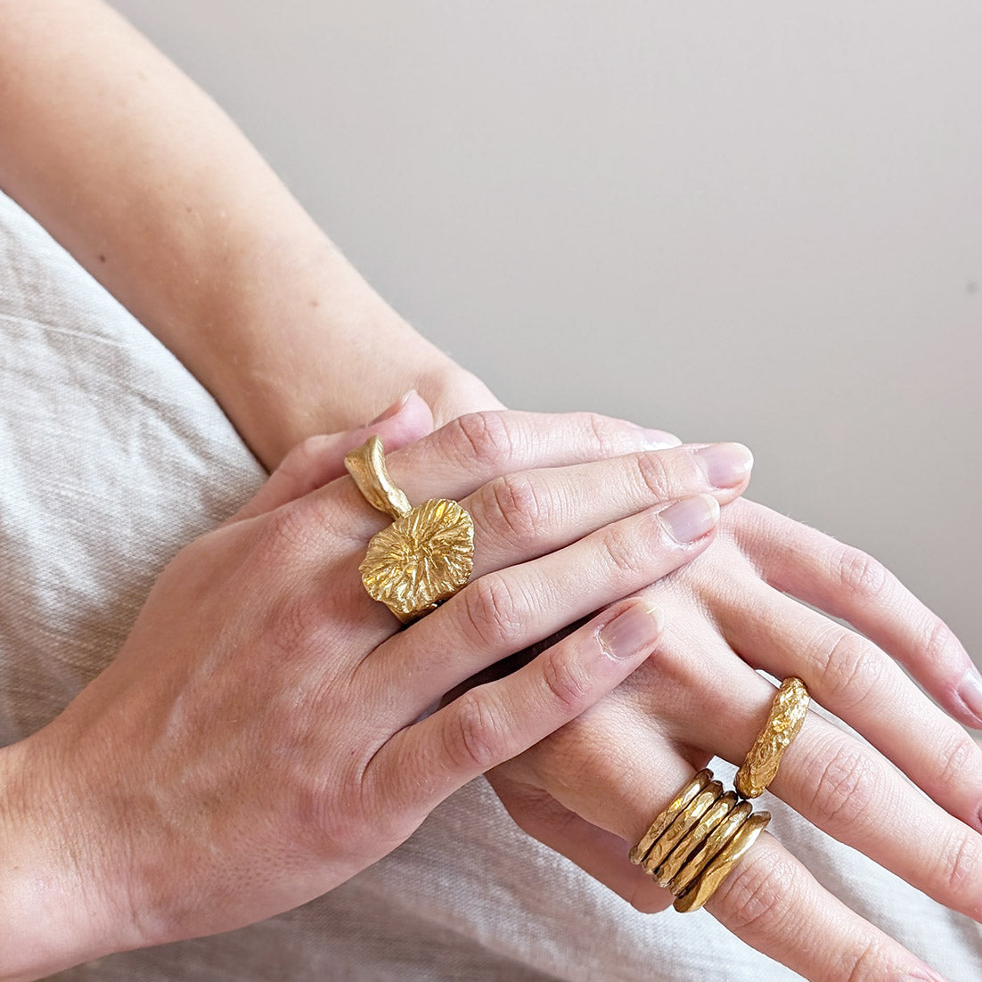 CORAL RING GOLD