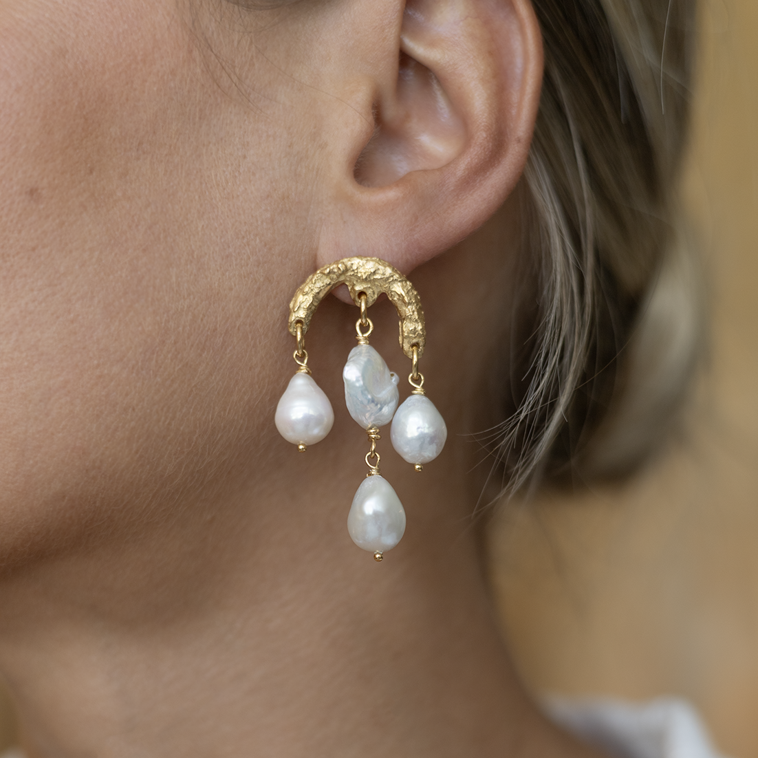 NATURE´S TREASURES PEARL EARRINGS GOLD