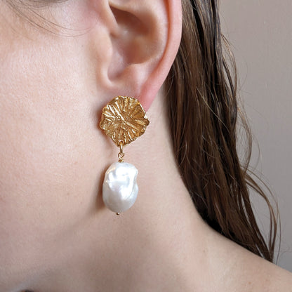 CORAL & PEARL EARRINGS GOLD